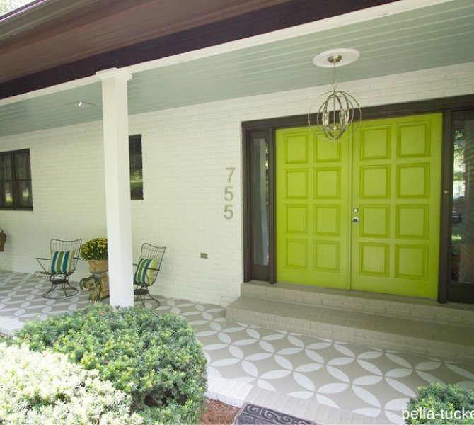 10 gorgeous front porch floors that will slow traffic on your street, Go from brown to bright green