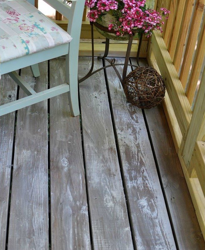 10 gorgeous front porch floors that will slow traffic on your street, Whitewash your wooden planked floor