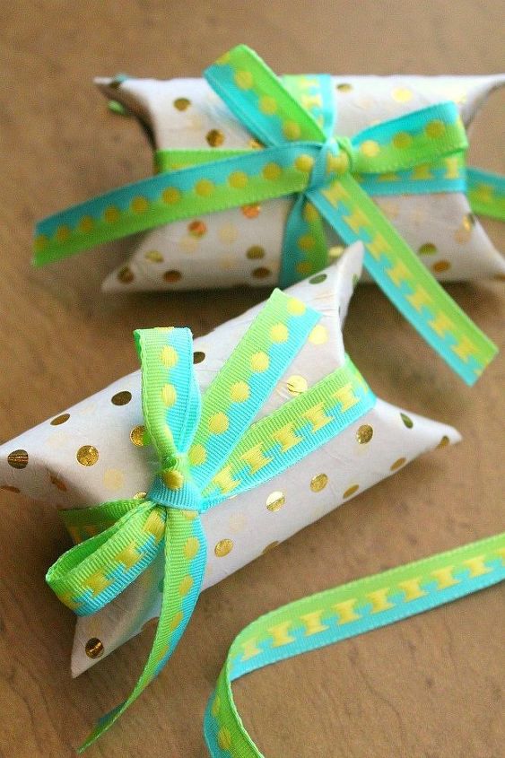 mini gift boxes out of toilet paper rolls, crafts, repurposing upcycling