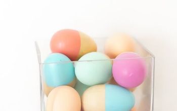 Huevos de Pascua con bloques de colores