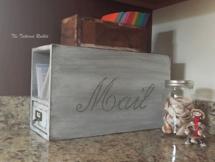 easy weathered wood painting tutorial, chalk paint, painted furniture