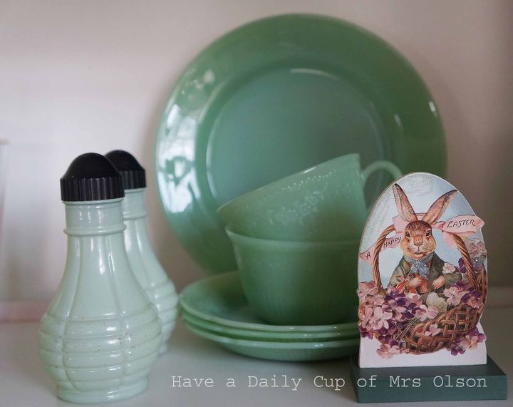 showing my green for st patricks day and easter, easter decorations, home decor, seasonal holiday decor