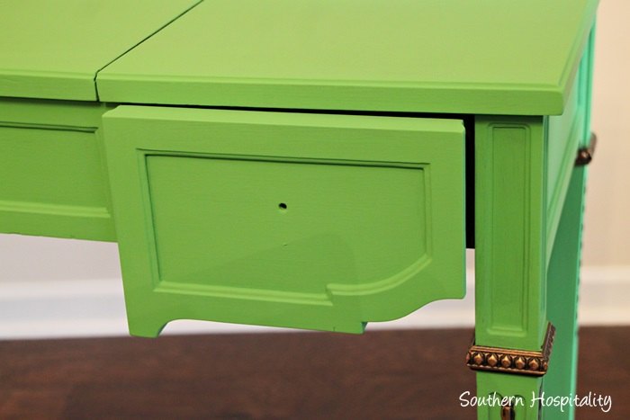 painting vintage furniture green, painted furniture