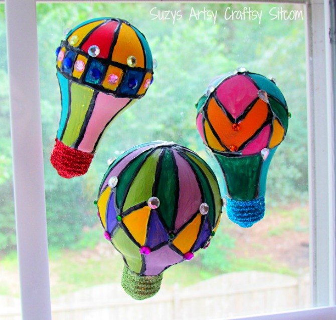 11 magnficos parasoles para iluminar tus ventanas, Convierte las bombillas en globos de aire caliente