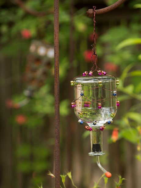 15 comederos caseros para colibries con material reciclado