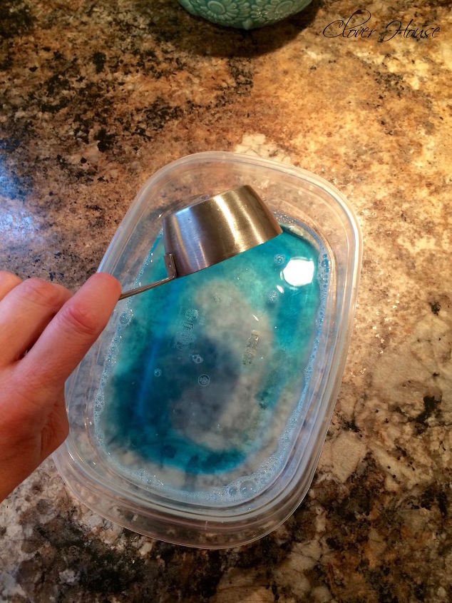 easy way to remove pet stains, cleaning tips, pet stain cleaning, pets, pets animals, reupholster