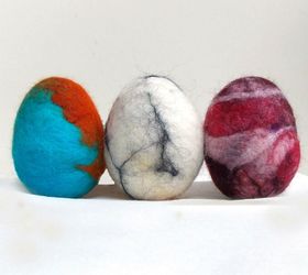 Cómo hacer huevos de Pascua de fieltro húmedo con lana