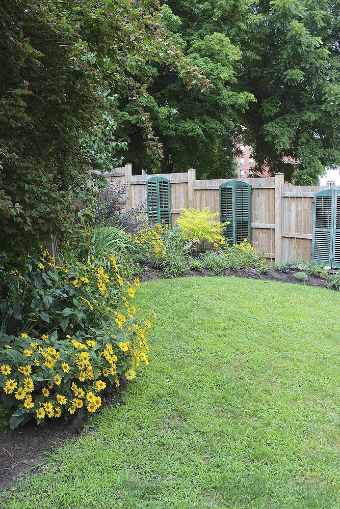 Fencing - Barrette Outdoor Living 15 Privacy Fences That Will Turn Your Yard Into a Secluded ...