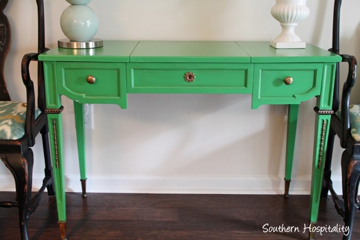 s 21 enchanting ideas for people who love green, home decor, paint colors, painted furniture, Make an Old Desk Vibrant Green and Gold