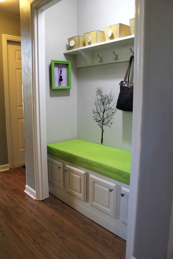 s 21 enchanting ideas for people who love green, home decor, paint colors, painted furniture, Carve out Space for a Kelly Green Closet Nook