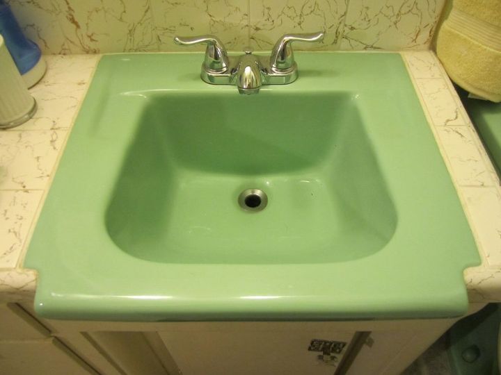q how to fix hole in vintage porcelain sink, bathroom ideas, home maintenance repairs, minor home repair, 1 Vintage 60 s porcelain sink