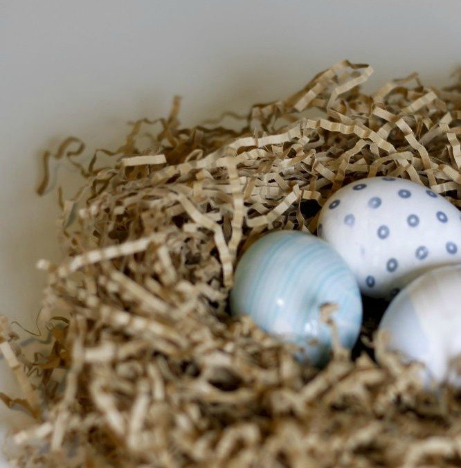 s 25 quick easter egg ideas that are just too stinkin cute, crafts, easter decorations, Dye real eggs using old silk ties