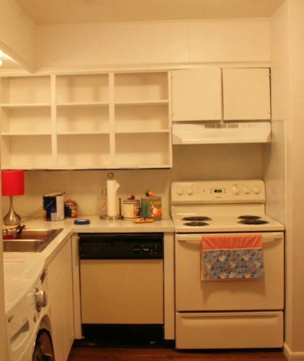 hellospring rejuveneciendo una cocina de apartamento generica por unos 100 dolares