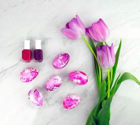 25 quick easter egg ideas that are just too stinkin cute, Marble eggs with vibrant nail polish colors