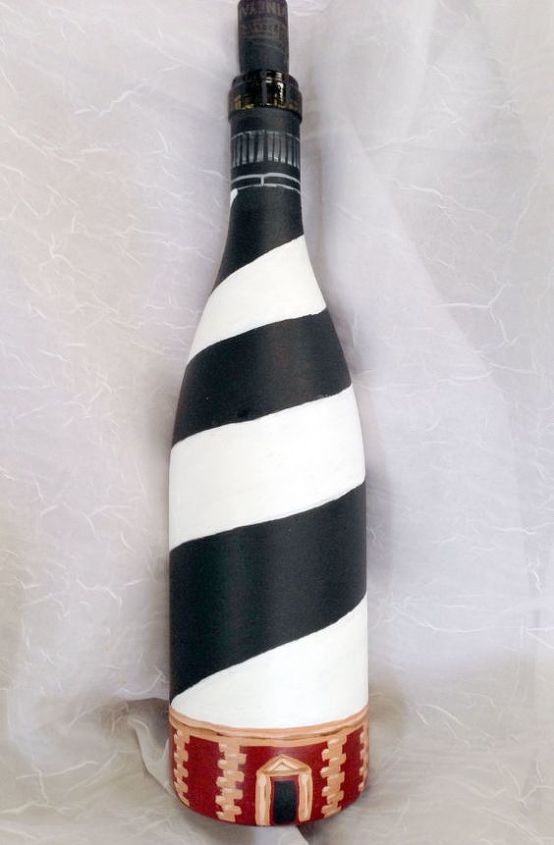 q no se ve bien que deberia hacer con mi faro de botella de vino, Wine Bottle Lighthouse Cape Hatteras by CreativeChameleon on Etsy