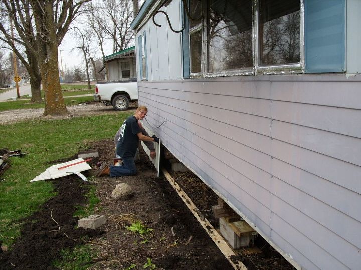 Skirting a Mobile Home | Hometalk