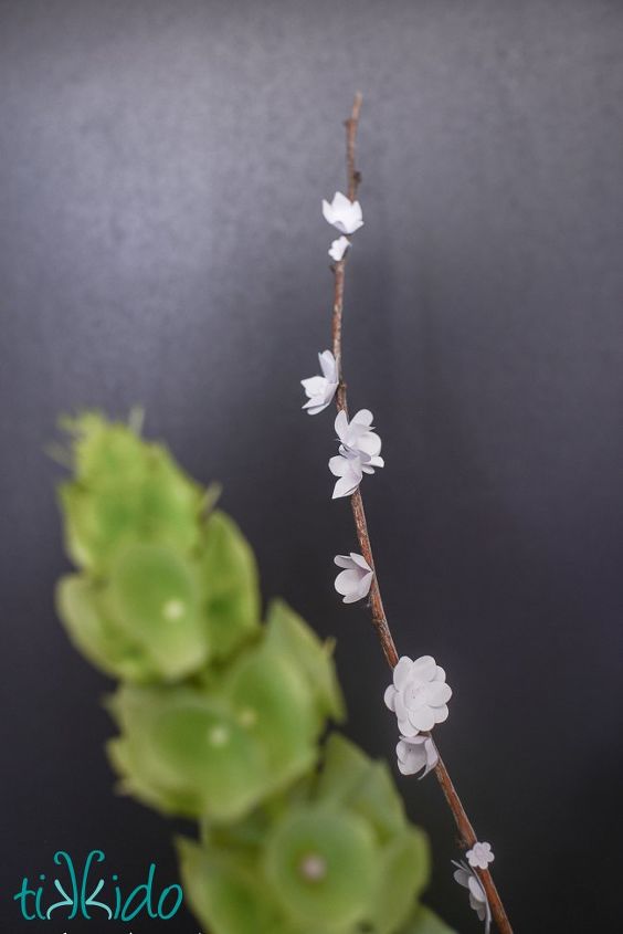tutorial de galho de primavera com flores artificiais