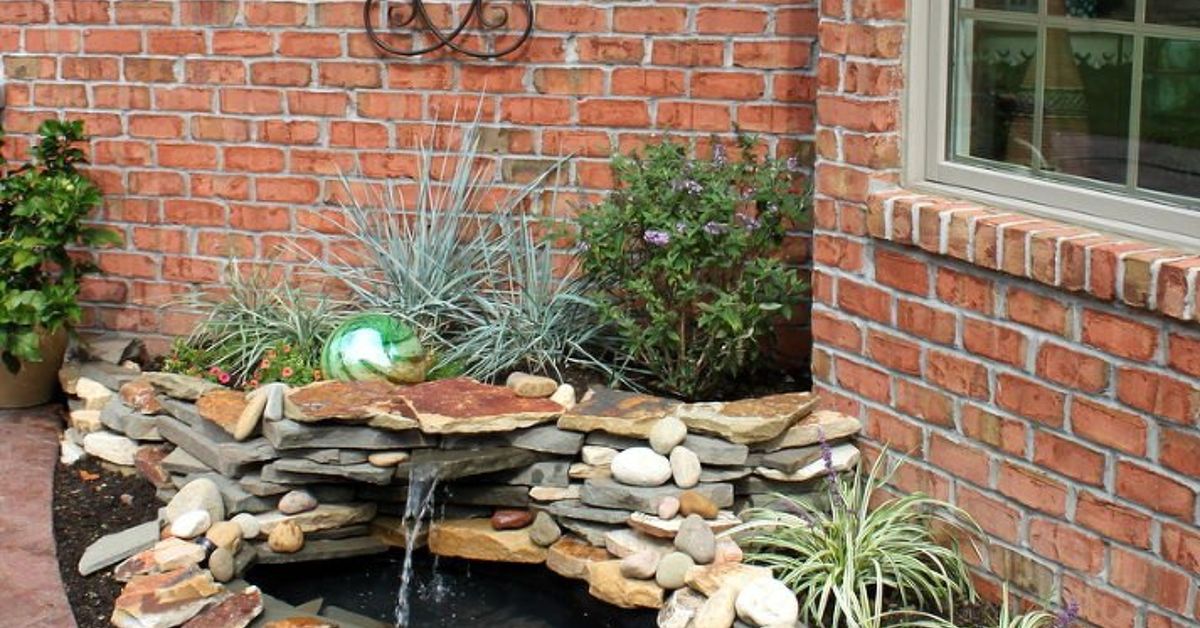 10 Mini Water Features to Add Zen to Your Garden | Hometalk