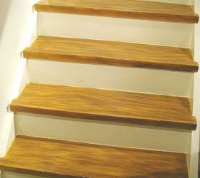 15 formas atrevidas de reformar su escalera anticuada sin remodelar, Pinte sus escaleras para que parezcan de madera aut ntica