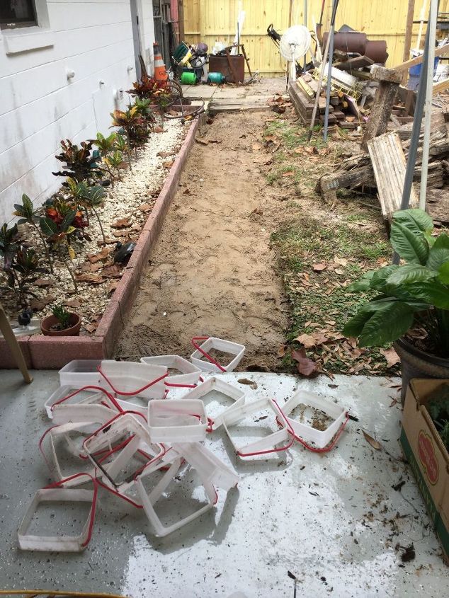 how we made stepping stone walkway from ice cream buckets