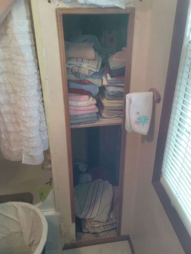 q linen clost dilema, closet, organizing