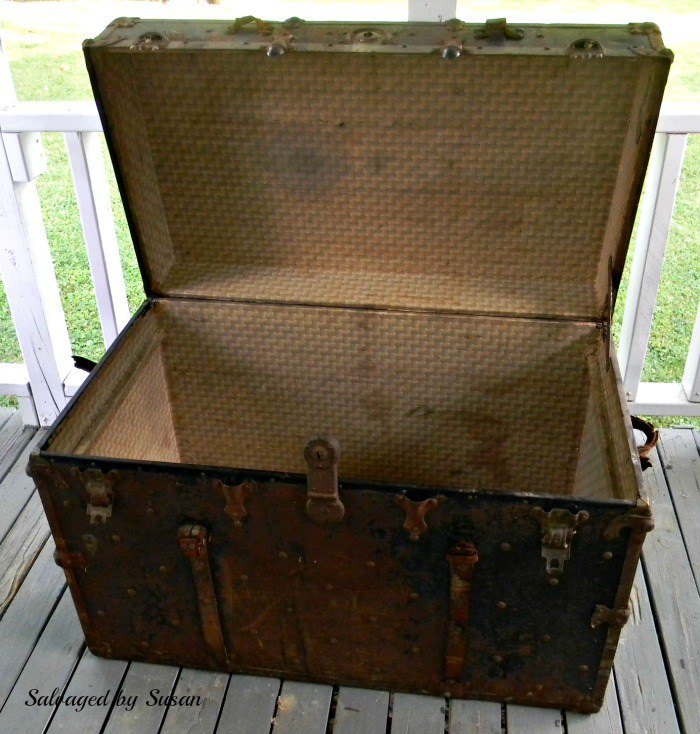 rusted vintage trunk makeover, cleaning tips, painted furniture