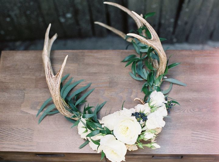 top 10 uses for antlers, crafts, repurposing upcycling, Credit Style Me Pretty