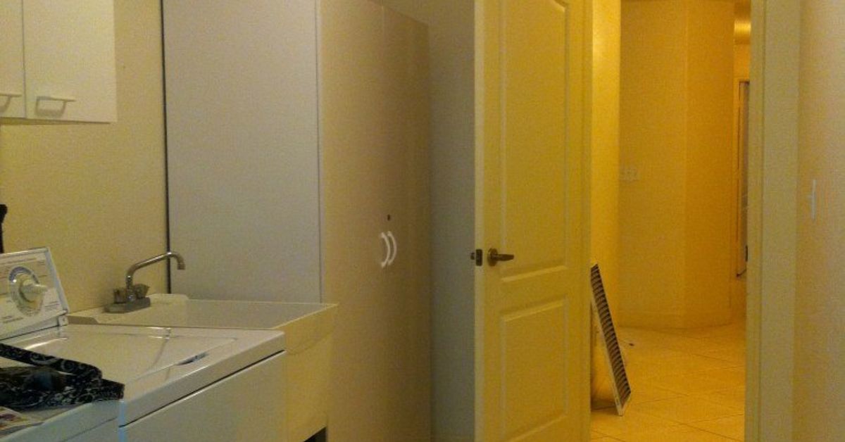 DIY Folding Table and Basket Storage for the Laundry Room ... DIY Folding Table and Basket Storage for the Laundry Room ...