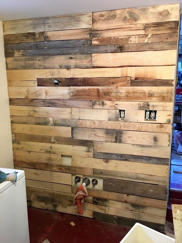 laundry room pallet wall
