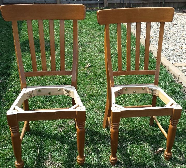 banco de patio hecho con sillas