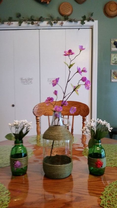 20 minute spring flower vases, container gardening, flowers, gardening, repurposing upcycling, seasonal holiday decor