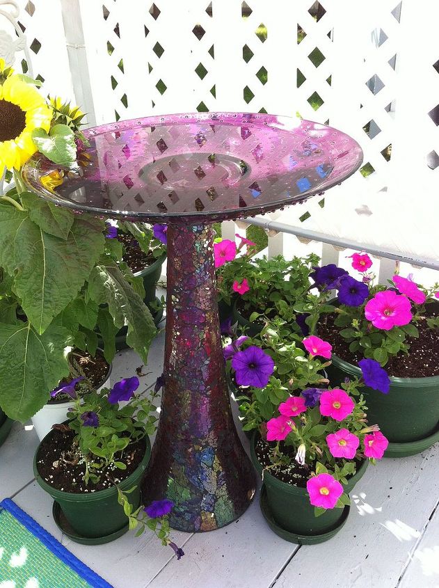 17 reasons to drop everything and buy cheap thrift store dishes, Turn a plate and vase into a fancy bird bath