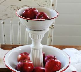 17 reasons to drop everything and buy cheap thrift store dishes, Use nested bowls as a shabby chic stand