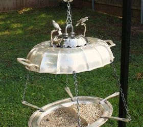 17 reasons to drop everything and buy cheap thrift store dishes, Use a serving platter as a chic bird feeder