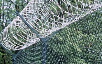 5 Easy Steps to Install a Chain Link Fence on a Stepped Wall