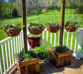 hanging basket column, container gardening, gardening, pallet