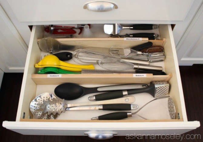 s how to keep dirty kitchen spots clean and fresh much longer, cleaning tips, kitchen design, Organize chaotic drawers with DIY dividers