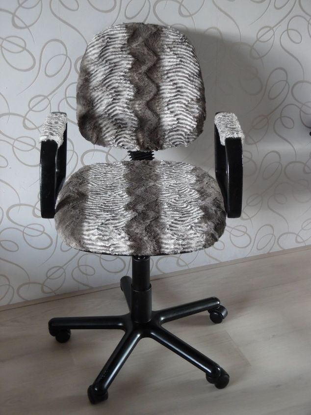 diy office chair makeover the quick easy way , painted furniture, reupholster