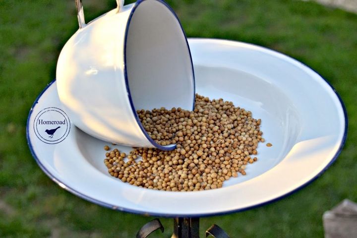don t ditch your broken teacups til you see what people do with them, Feed the birds in style