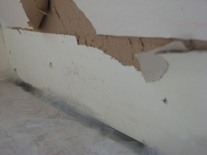 como reparar drywall danificado aps remover rodaps