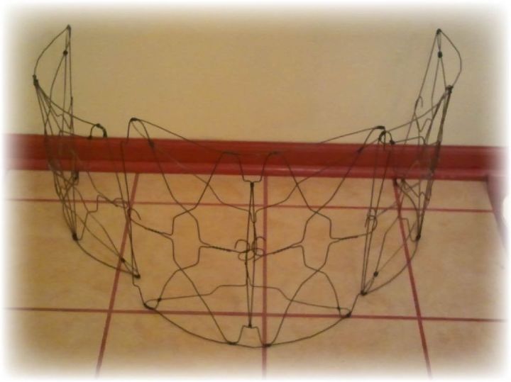 upcycled wire hanger garden edging fencing diy tutorial, fences, gardening, how to, repurposing upcycling