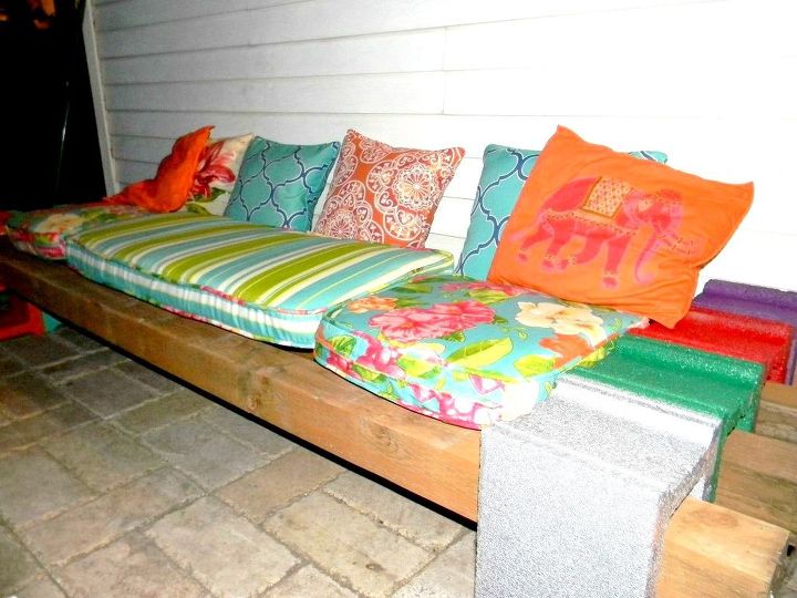 10 genius ways to use cinder blocks in your garden, Make a long lounge with posts cinder blocks