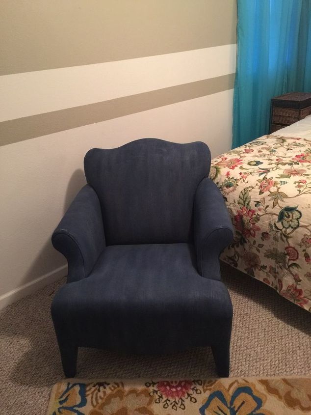 cadeira estofada pintada, Colocado em sua nova casa