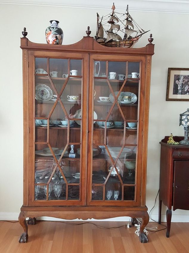 q help to identify this piece of furniture for a friend, furniture id, painted furniture