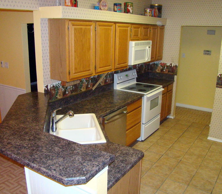 Remodeling A 1980s Kitchen On Budget Hometalk Remodeling A 1980s Kitchen On Budget Diy Home Improvement Cabinets
