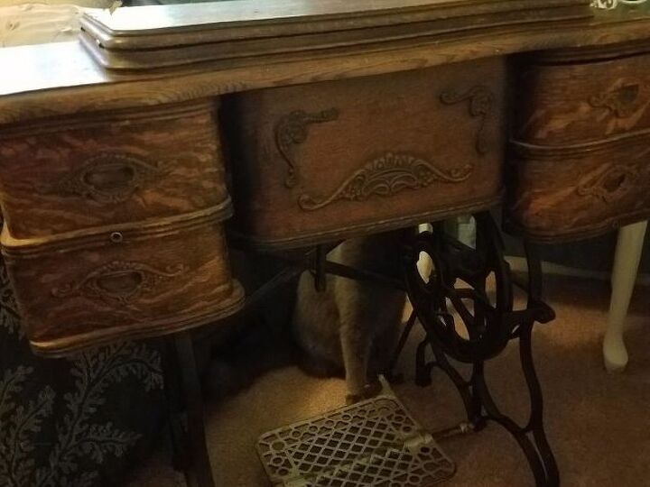 q old sewing machine, home decor, home decor id, The table