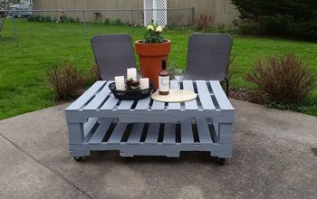 Throwback Thursday - Pallet Patio Table
