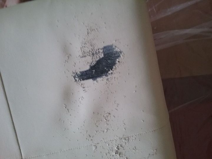 q diy disaster, chalk paint, painted furniture, painting upholstered furniture, I washed it with Dawn before I started it was dry what did I do wrong Was it too shiny the vinyl