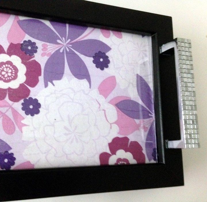 interchangeable guest towel picture frame tray, bathroom ideas, crafts, decoupage, small bathroom ideas