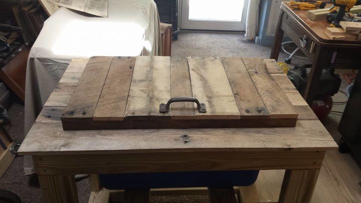 our version of a rustic cooler, diy, outdoor furniture, outdoor living, rustic furniture, woodworking projects